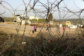 מחסום שקד-טורה: תלמידים בדרך לבית הספר